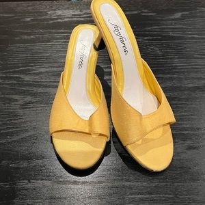 Fanfare retro kitten heels size 10